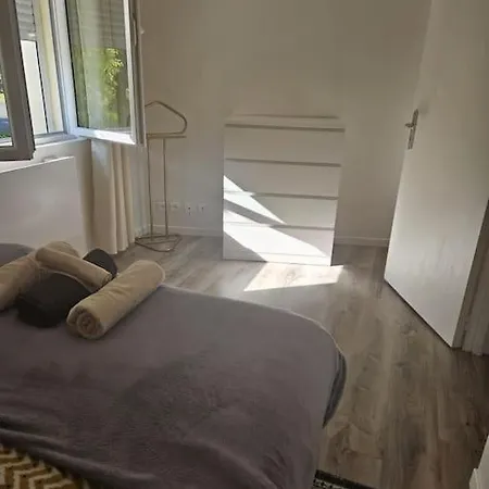 Beautiful F2 Apartment 5 Stops By Train From Paris Moret-sur-Loing Exterior foto